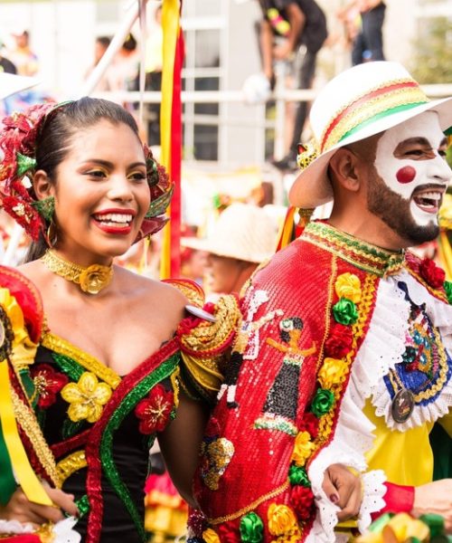 Nove mitos e verdades sobre a saúde para quem vai aproveitar a folia de Carnaval