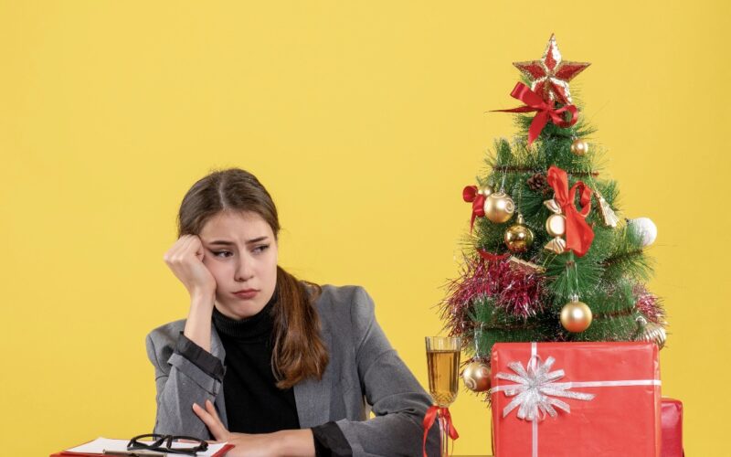 “Por que eu não dei conta do que prometi em janeiro?”: especialista explica impacto emocional do mês de dezembro