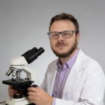 O laudo que muda tudo: por que o patologista é peça-chave no diagnostico e o destaque de Mateus Bach Santa Catarina