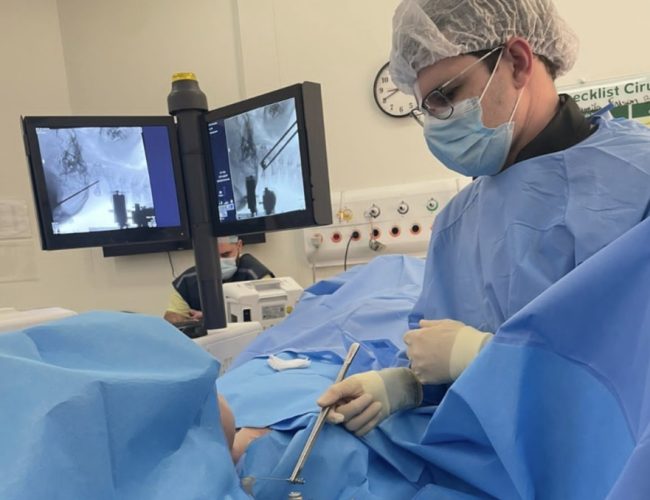 Referência em dor crônica, neurocirurgião transforma a vida de pacientes no Brasil