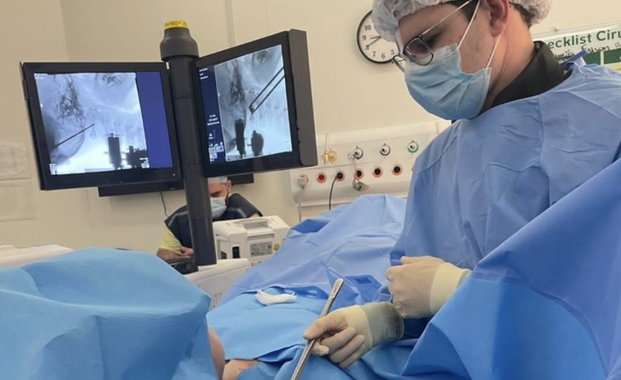 Referência em dor crônica, neurocirurgião transforma a vida de pacientes no Brasil