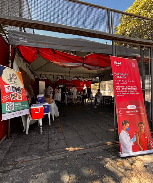 Campanha de vacinação aplica mais de 280 doses em entregadores na capital paulista