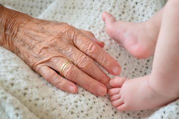 Dia dos Avós – Férias escolares podem fortalecer laços entre gerações, inclusive quando há um idoso com Alzheimer