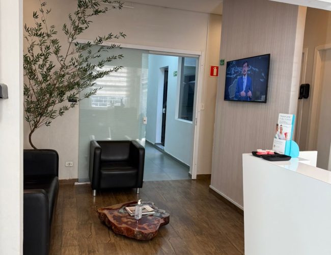 LLUM Odontologia e Dr. Paulo Iavorski: reabilitação oral com cuidado integrado em Curitiba